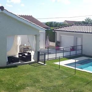 petit-nid-douillet.hotels-rhonealpes.com/